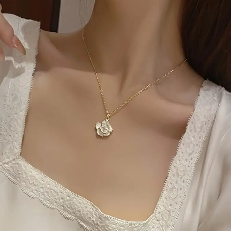 1PC Exquisite White Camellia Flower Pendant Necklace