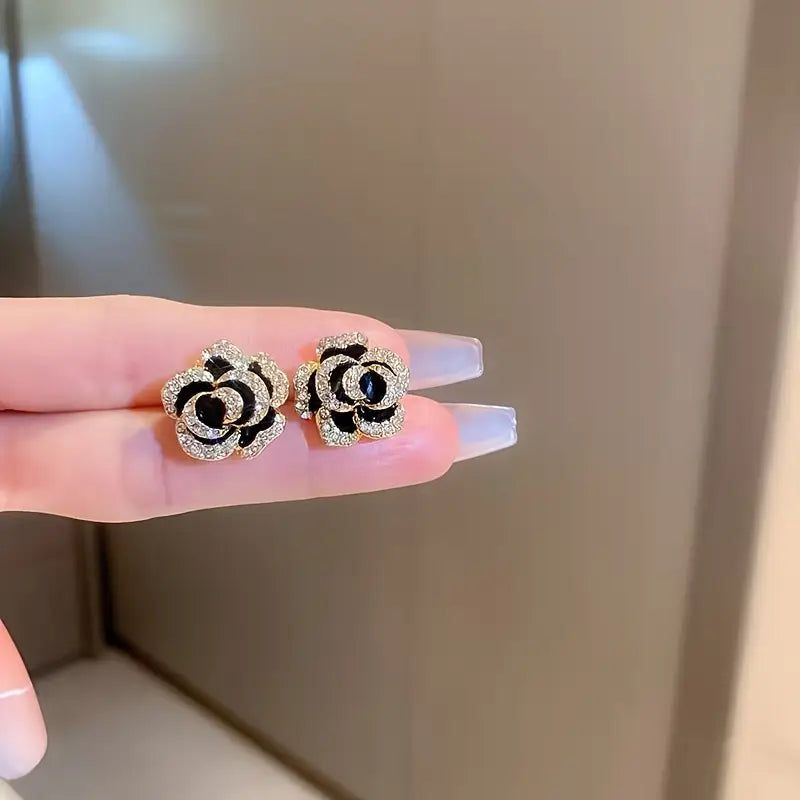 1 Pair Elegant Vintage Black Camellia Stud Earrings with Rhinestones TO1192