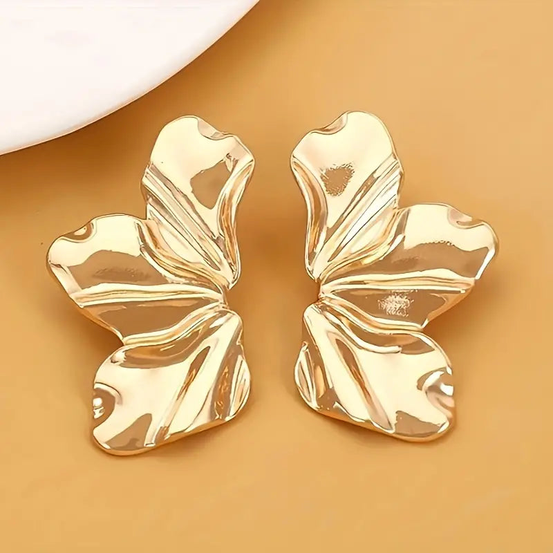 Exquisite Floral Chic Stud Earrings