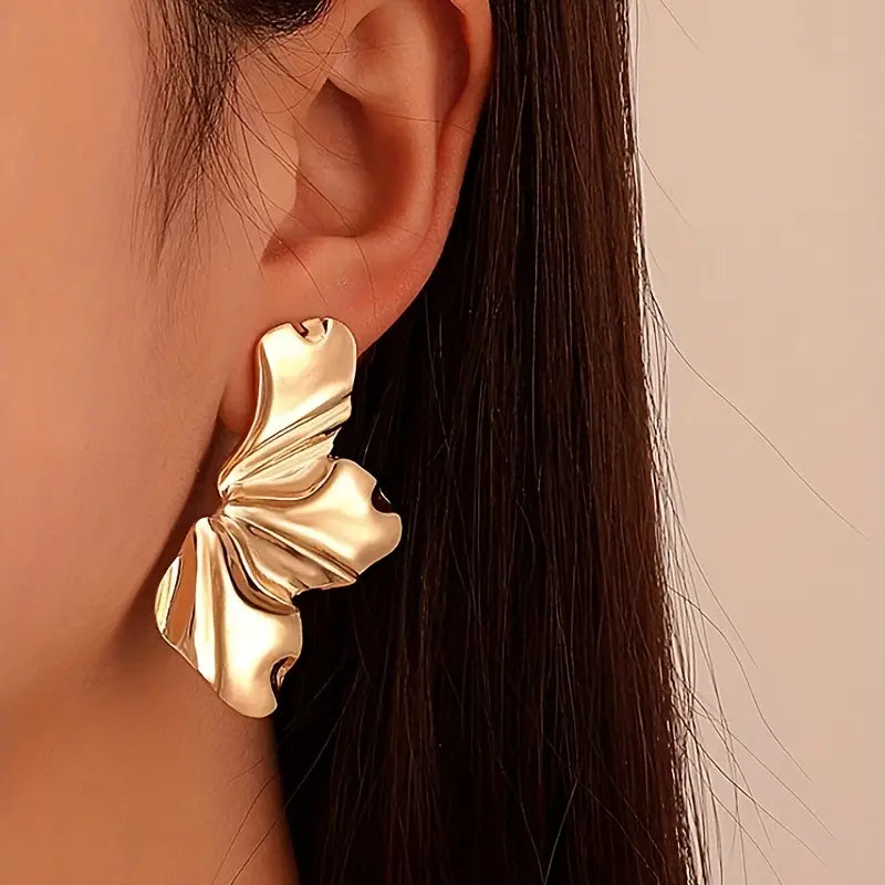 Exquisite Floral Chic Stud Earrings