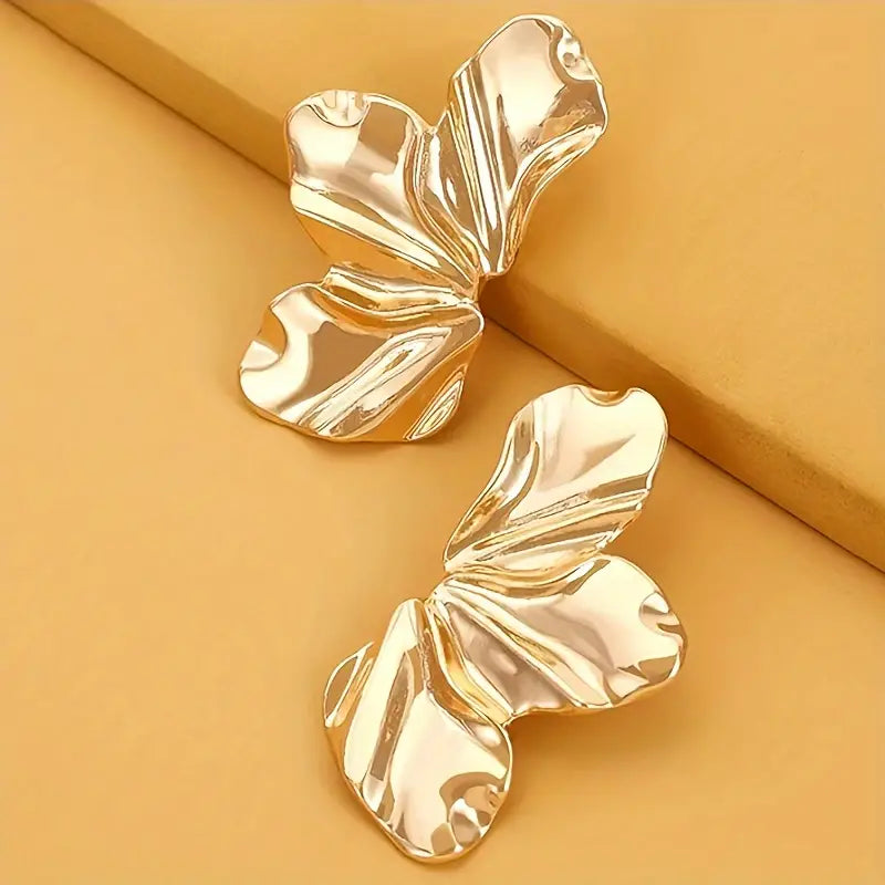 Exquisite Floral Chic Stud Earrings