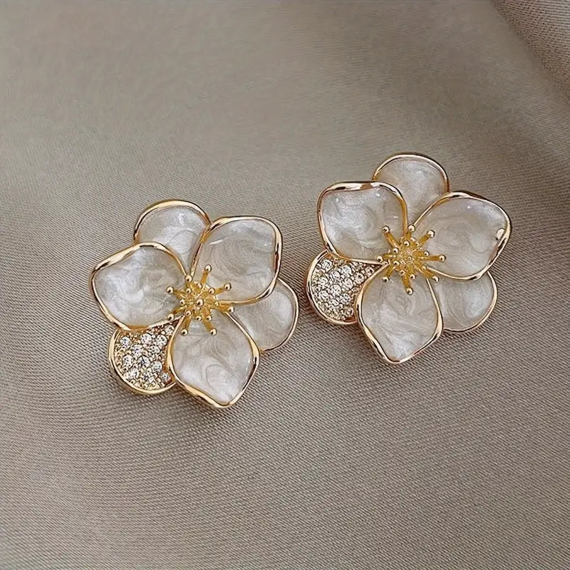 Exquisite Sweetheart Flower Stud Earrings