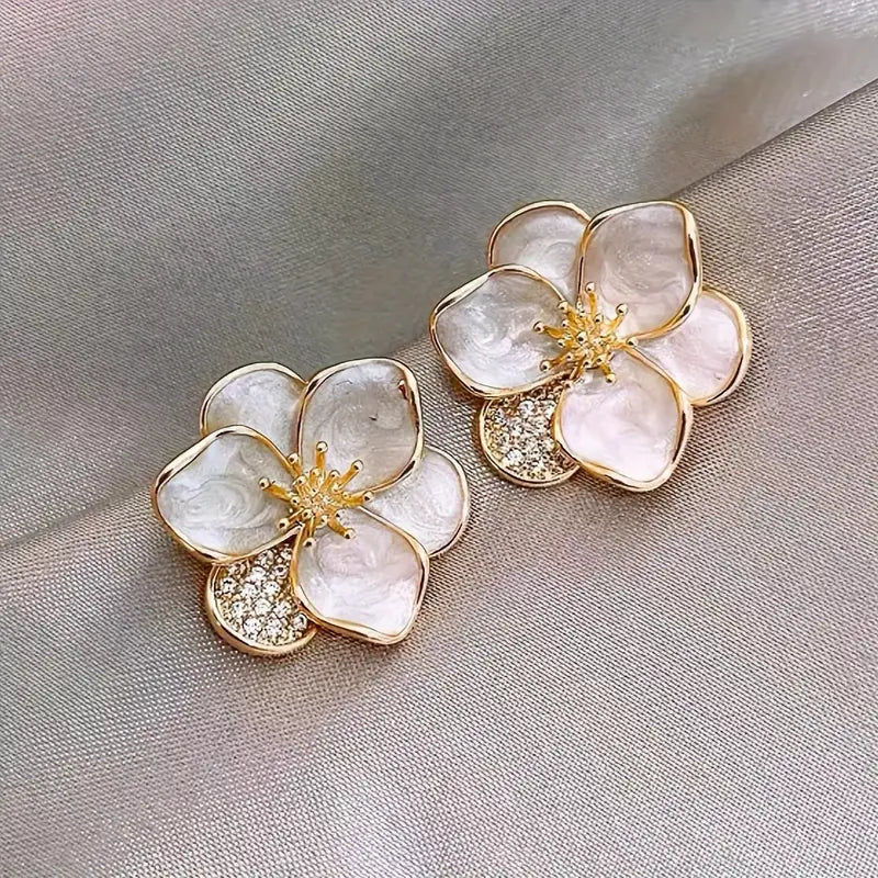 Exquisite Sweetheart Flower Stud Earrings